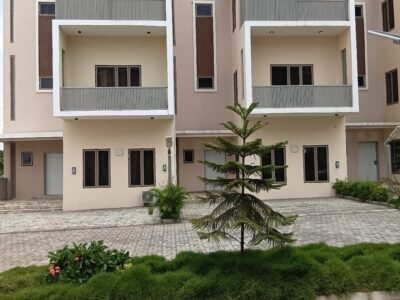 16 Units of Luxury 4-bedroom Terrace Apartment