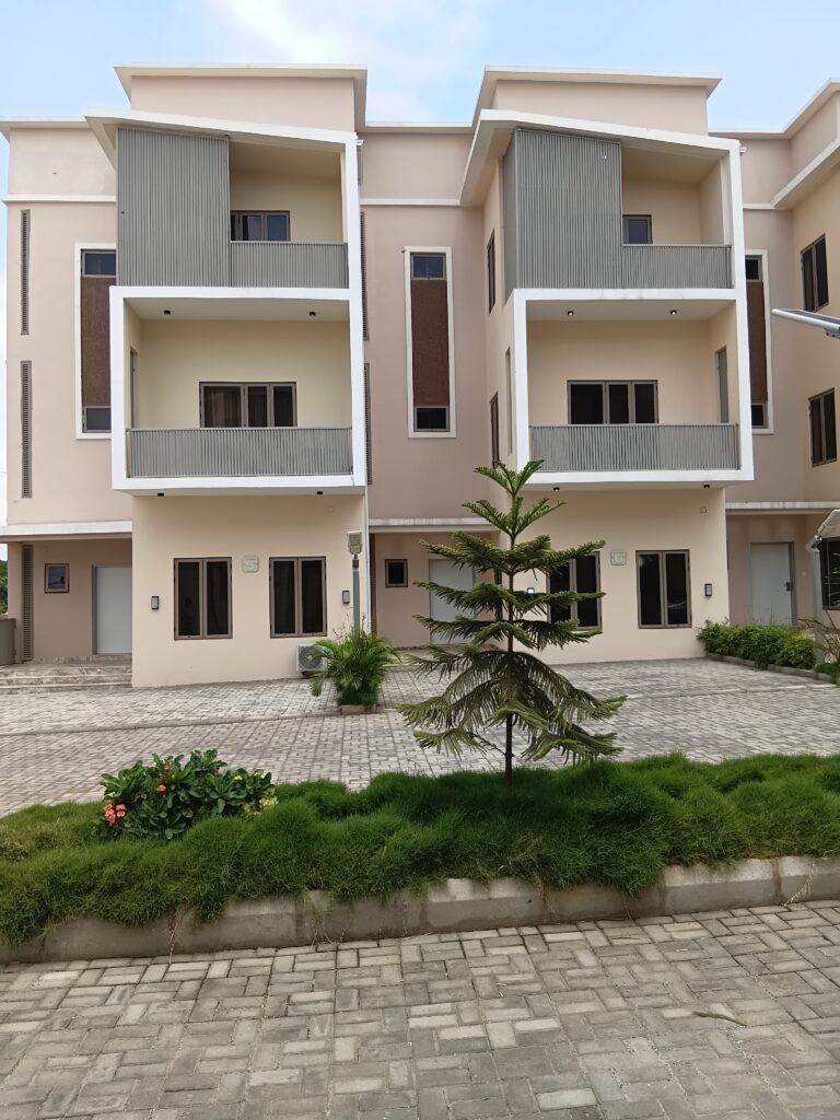 16 Units of Luxury 4-bedroom Terrace Apartment